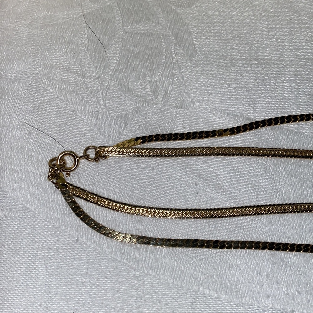 Beautiful Goldtone Two Strand Ladies Necklace - Picture 7 of 8